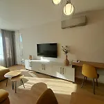 Elegant 1-bedroom In St St Constantine And Helena, Free Parking Lejlighed *