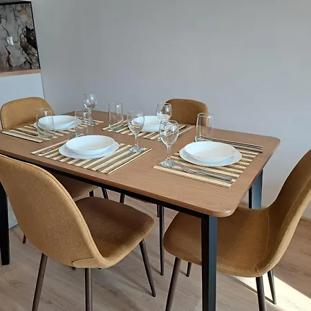 Apartment Elegant 1-bedroom In St St Constantine And Helena, Free Parking