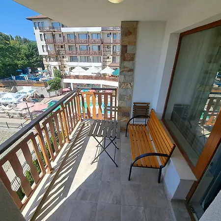Elegant 1-bedroom In St St Constantine And Helena, Free Parking شقة سينتس قسطنطين وهيلينا