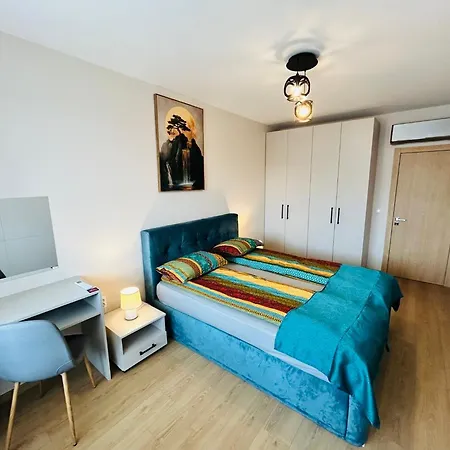 Elegant 1-bedroom In St St Constantine And Helena, Free Parking 公寓 圣君士坦丁和海伦那