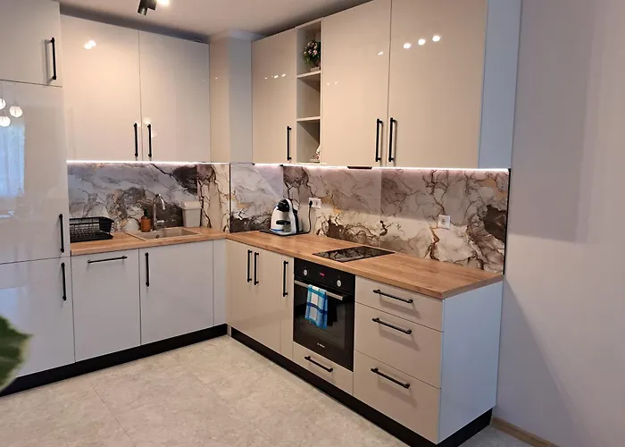 Elegant 1-bedroom In St St Constantine And Helena, Free Parking Appartamento *