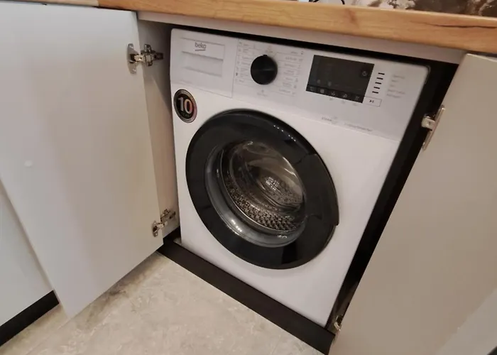 Elegant 1-bedroom In St St Constantine And Helena, Free Parking 公寓