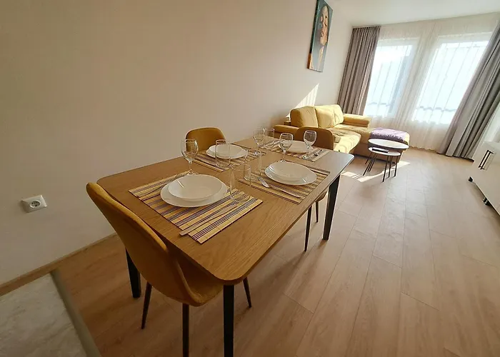 Appartamento Elegant 1-bedroom In St St Constantine And Helena, Free Parking Saints Constantine and Helena