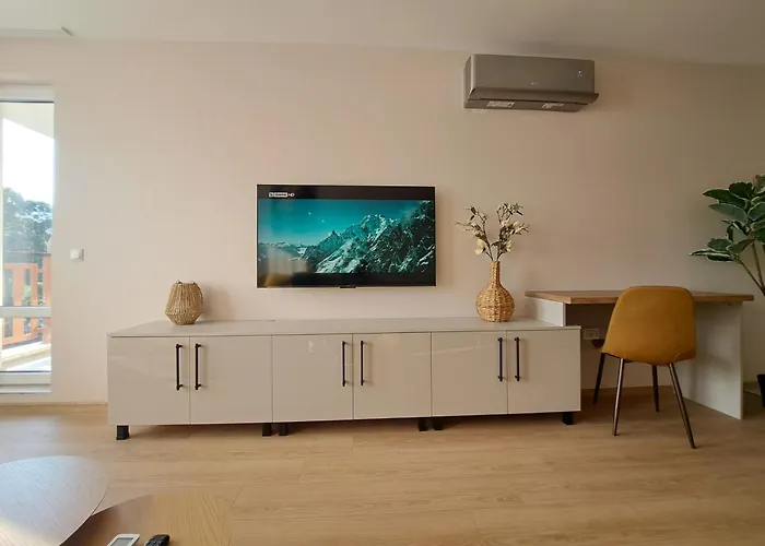 公寓 Elegant 1-bedroom In St St Constantine And Helena, Free Parking *