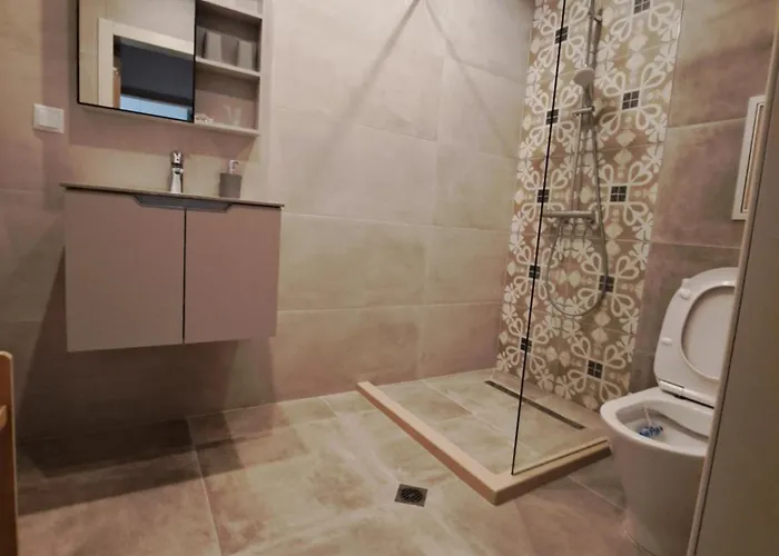 Appartamento Elegant 1-bedroom In St St Constantine And Helena, Free Parking *