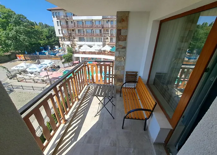 Elegant 1-bedroom In St St Constantine And Helena, Free Parking 公寓 圣君士坦丁和海伦那