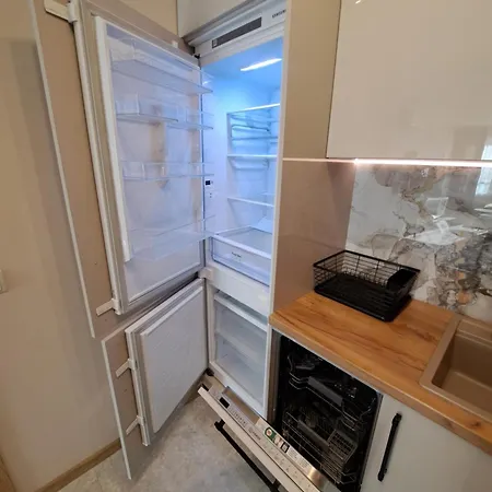 Elegant 1-bedroom In St St Constantine And Helena, Free Parking Apartment *