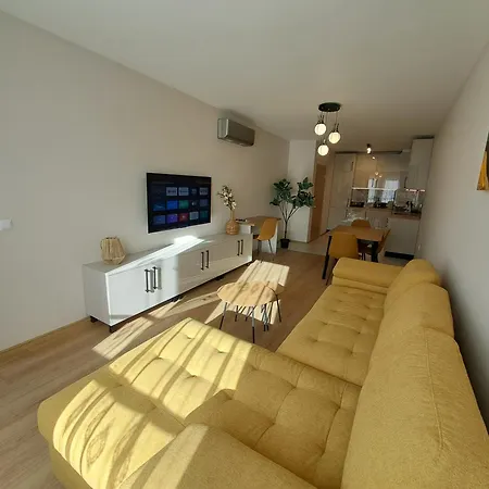 Apartament Elegant 1-bedroom In St St Constantine And Helena, Free Parking *
